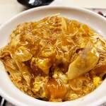 割烹　志津 - カツ丼アップ