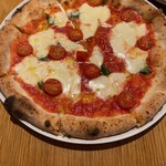 パッソ ノヴィータ - 窯焼きのマルゲリータピザ