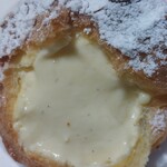 エスト・ローヤル - とろとろのカスタードクリームがウマイ