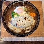 ビストロ あおやぎ - 料理写真:スペシャルチーズハンバーグも。