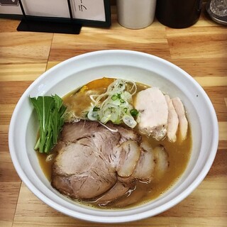 濃厚鶏白湯ラーメン・つけ麺専門店 横道屋_0