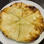 オーガニック スパイスハウス - チーズナン
