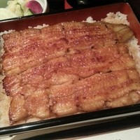 五代目 野田岩 麻布飯倉本店 - 鰻重(山吹)￥4200。