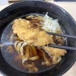 そばうどん 立ち喰い雑賀屋 - 大きさも厚さもある鶏天！