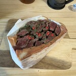 こんなにデカいサンドイッチは反則だ - 