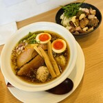 横浜淡麗らぁ麺 川上 - 