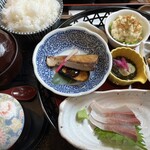 旬菜の味わい がら里 - 花かごランチ