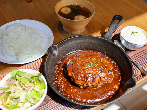 Monsieur Masuno ARPAJON 名取箱塚店（ムッシュ マスノ アルパジョン） - 館腰（ケーキ）の写真