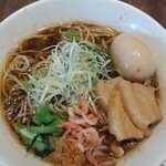 だしが命の塩らーめん ぎょぎょぎょ - なぜか麺が短いです。