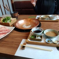 しゃぶしゃぶと焼肉 わにく ミッドランドスクエア店 - 