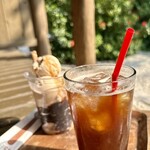 ぱーらー願寿屋 - （手前）タマリンド食堂の島コーラ