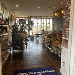 ナチュラルフーズ柳島キッチン - 入口からの店内