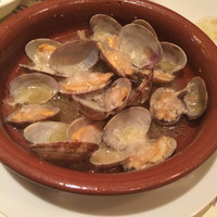 Bar Espanol LA BODEGA 大阪店 - あさりの白ワイン蒸し