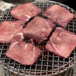 炭火焼肉ホルモンさわいし - 