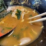 家系ラーメン 王道家直伝 との丸家 - 