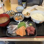 Izakaya Kakumei Yotteba - 刺身定食