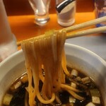 麺屋CHIKUWA - つけ汁から麺リフト