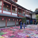 道後温泉別館 飛鳥乃湯泉 - 絵になるカップル降臨。