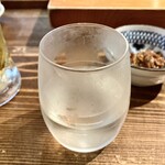 すし酒場 魚あるき - 「十四代（税込￥1,300）」高木酒造株式会社の「中取り純米 無濾過」のグラス