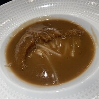 ON the TABLE CHINESE - 