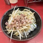 豚骨醤油ラーメン 王道家 - 白ネギ丼