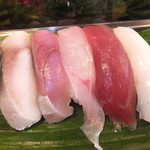 Tamazushi Honten - ランチにぎり寿司　７００円　最初の５貫　【　２０１４年２月　】