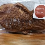 鯛結び - 生たい焼きミルクティー220円
