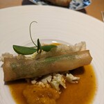 Gikyo - 色々な魚介の出汁のパエリアと添えてある生雲丹で頂く手長海老が入ったフリット。自家製のライ麦も入ったチャバタでソースも全て頂き〜(^○^)