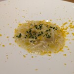 Gikyo - これがパスタ！！！カラスミをタップリ使用。もっちりしたショートパスタできたろう軍鶏の出汁を使った新ジャガイモのソース！！美味しい(*^^*)