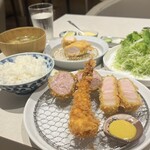 Furai Ya - 【選べるミックスフライ定食】
                        『サラダ』
                        『極みのささみフライ』
                        『選んだミックスフライ3品(ロース、特別メンチ、エビ)』
                        『ごはん』
                        『豚汁』
                        『つけもの』