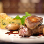 フランス食堂 シェ・モア - ディナーコース 5400円 の牛フィレ肉とフォアグラのロッシーニ風