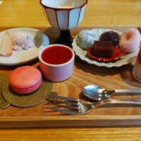 日本料理「雲海」 - そして数々のデザートたち。和菓子から洋菓子まで、こちらも春をモチーフにした食材、スイーツが多くて、大満足♪