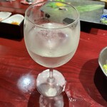 sendaiserinabetotoshitsuwashokuserisouan - 日本酒（グラス）はワイングラスでのご提供