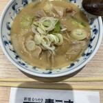 Shimbashi Motsuyaki Sutando Ao Nisai Honten - このもつ煮はかなり美味しかった