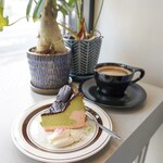 TINY PARADISE COFFEE - ◆バスクチーズケーキ（税込680円）
                        ◆アメリカーノ（税込500円）