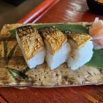 文楽そば - 焼き鯖寿司(ハーフ)