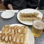 ぎょうざ専門店 赤萬 - 