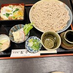 だるま - サービスセット里1050円
            お蕎麦並み盛りへ変更。プラス220円