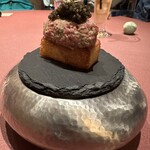 モノリス - ❷馬肉のタルタル、キャビア。