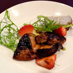 Bistroフルフル - フォワグラのソテー（生のイチゴと良く合います）（２０１４年２月）