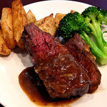 Bistroフルフル - 牛ハラミのステーキ（アツアツのポテトもウマかったです）（２０１４年２月）