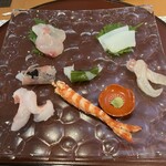 創作料理 花ゆい - カンパチ、イカ長崎、タイ、馬の生ハムキャビア
            タイの昆布締め、キンキ、車海老