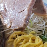 らーめん 貴州屋 - チャーシューアップ