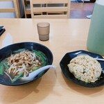 Kinfukuryuu - セットメニュー 台湾ラーメン＋ニンニク炒飯