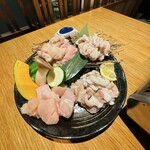 YAKINIKU 和牛ラボ - ホルモン四種盛り合わせ