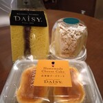 DAiSY - 自家製チーズケーキ、シベリア、フエルト