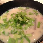 くろぎ - 酒粕の椀。ブリが入っています。