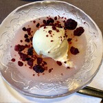 Russian Restaurant ROGOVSKI - 洋梨のデザート（バニラアイス添え）