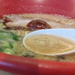 Ippuudou - すっきりとした豚骨スープ。塩みが強い。