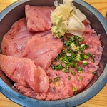 大和水産 - 【2024/4】大トロとネギトロ丼(アップ)